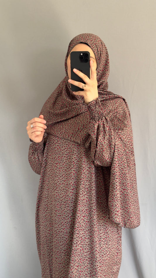 Elegant Floral Grey Prayer Dress – Modest Islamic Wear for Women
- Breathable Cotton Salah Dress - Modest Prayer Dress for Women - Summer Floral Abaya - Prayer Set