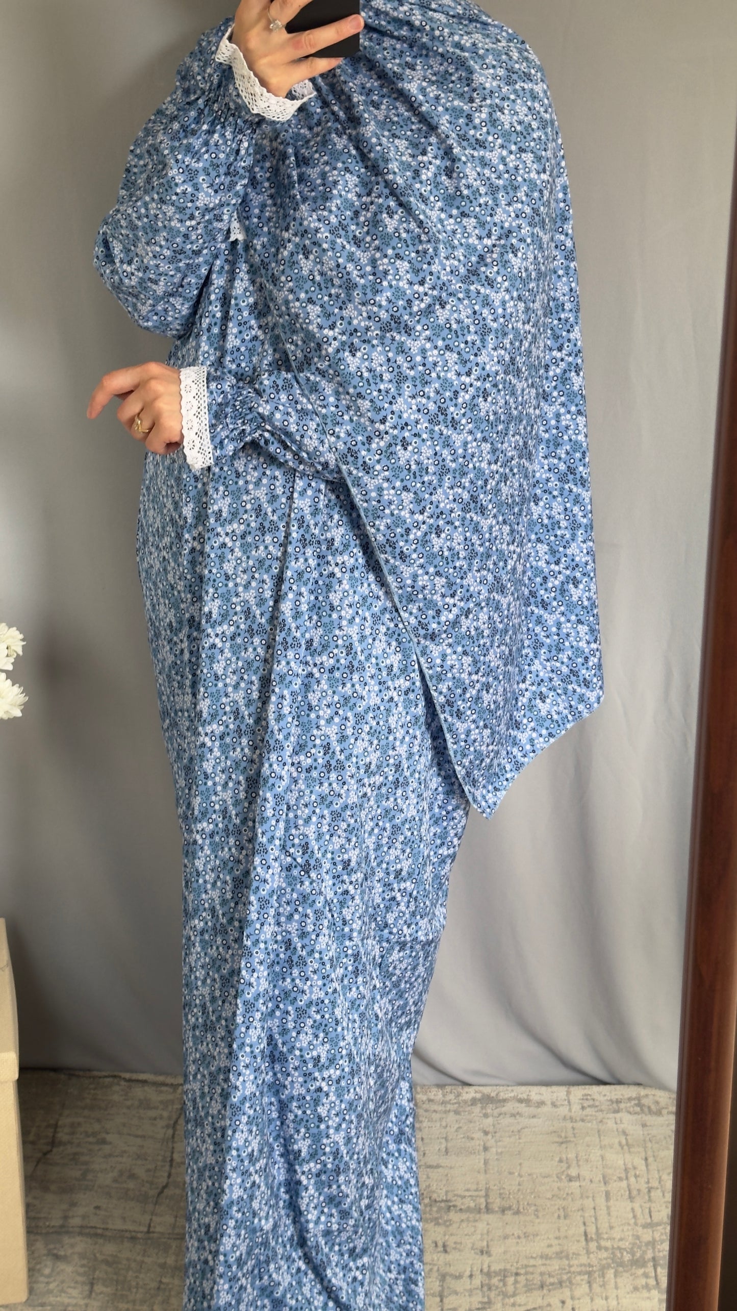 Blue Prayer Dress / Prayer Abaya / muslim one piece prayer garment / Modest prayer outfit / Travel-friendly prayer dress / One-size prayer garmen / Hijab-friendly dress for prayer / Prayer Dress with attached Hijab / Salah clothes