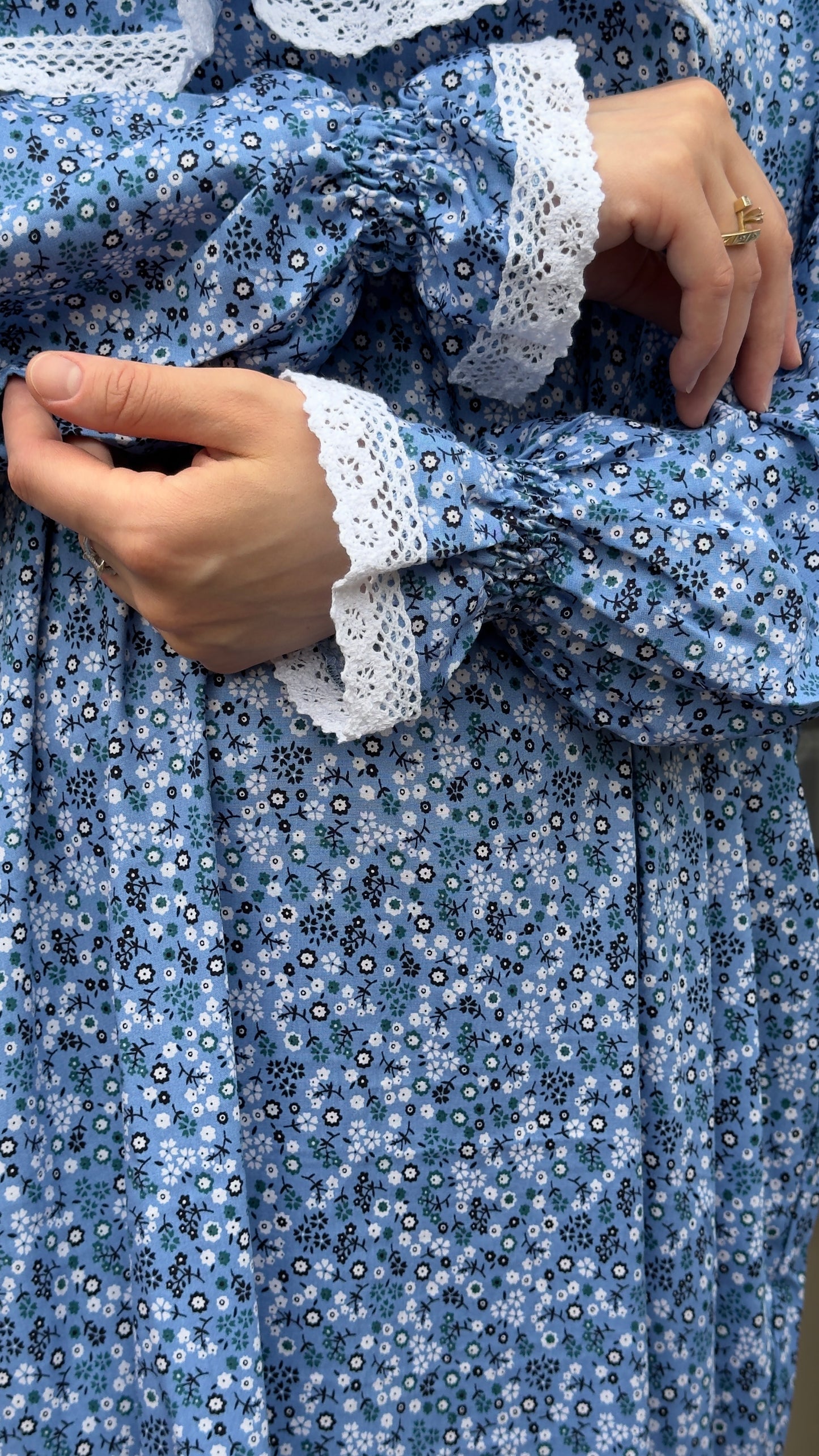 Blue Prayer Dress / Prayer Abaya / muslim one piece prayer garment / Modest prayer outfit / Travel-friendly prayer dress / One-size prayer garmen / Hijab-friendly dress for prayer / Prayer Dress with attached Hijab / Salah clothes