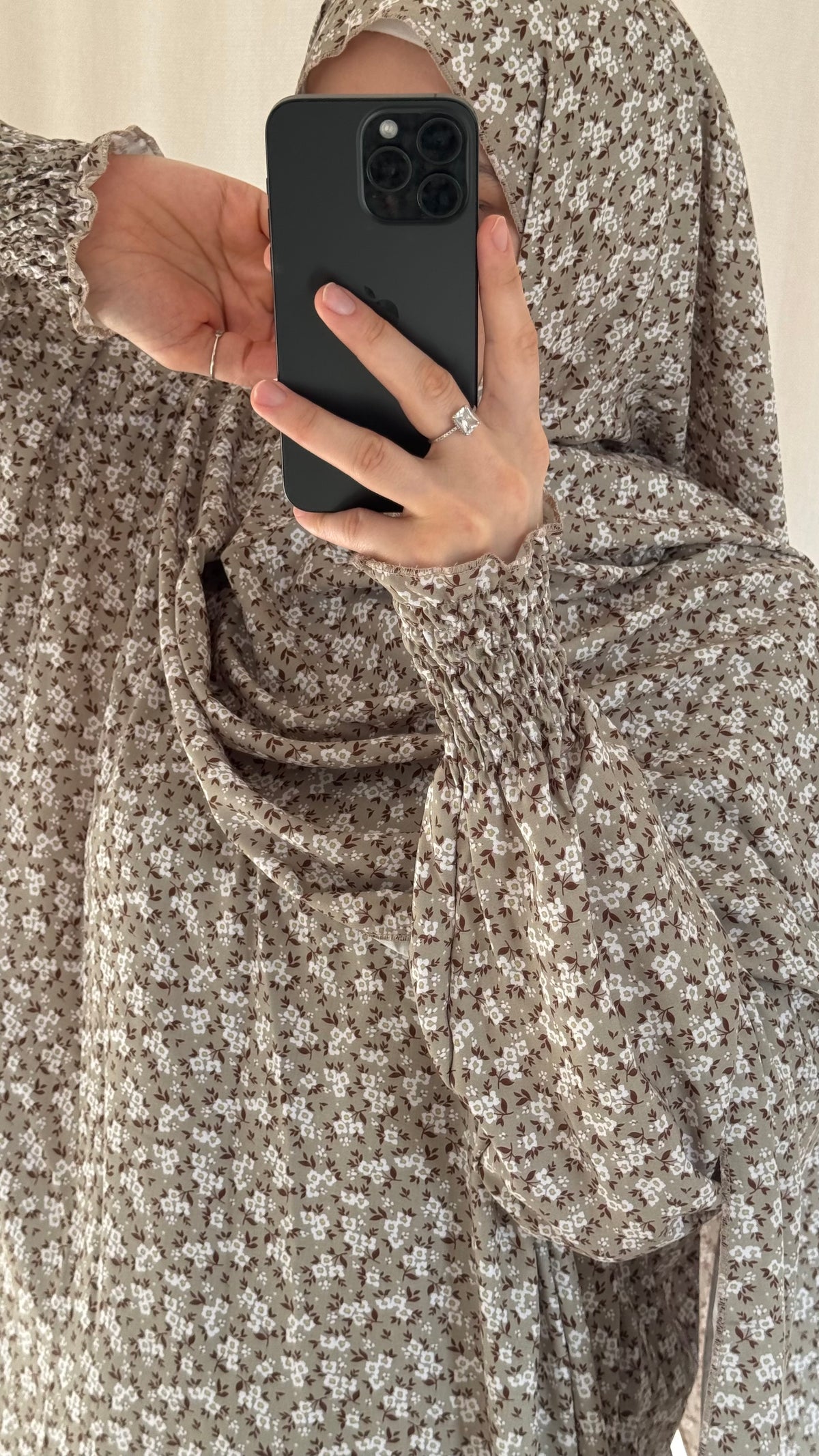 Elegant Floral Green Prayer Dress – Modest Islamic Wear for Women
- Breathable Cotton Salah Dress in 3 width Size (Copy)