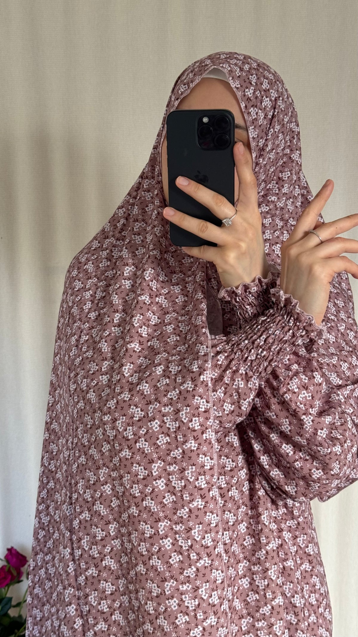 Elegant Floral Pink Prayer Dress – Modest Islamic Wear for Women
- Breathable Cotton Salah Dress in 3 width Size