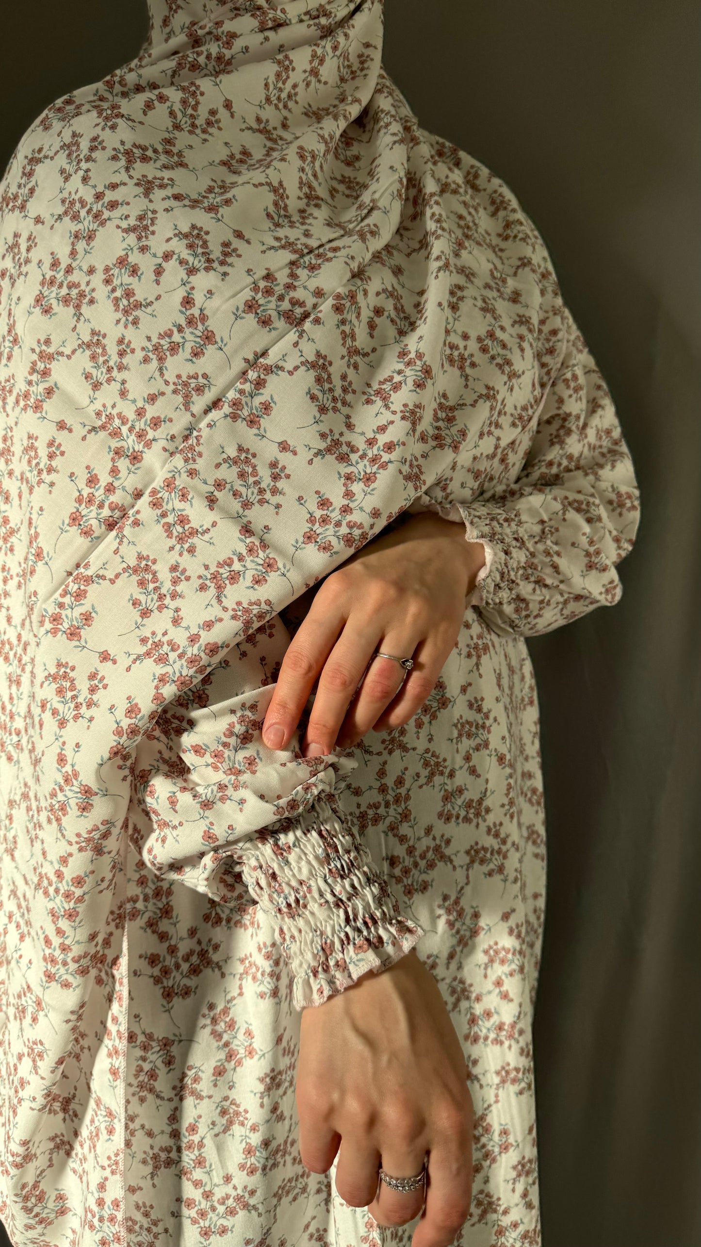 Elegant Floral White Prayer Dress, Prayer Outfit, Maxi Dress, Khimar, Islamic Dress, Prayer Abaya, Prayer set, Islamic gift, PrayerHijab, Umrah Abaya, Ramadan Abaya, One Size Prayer Dress