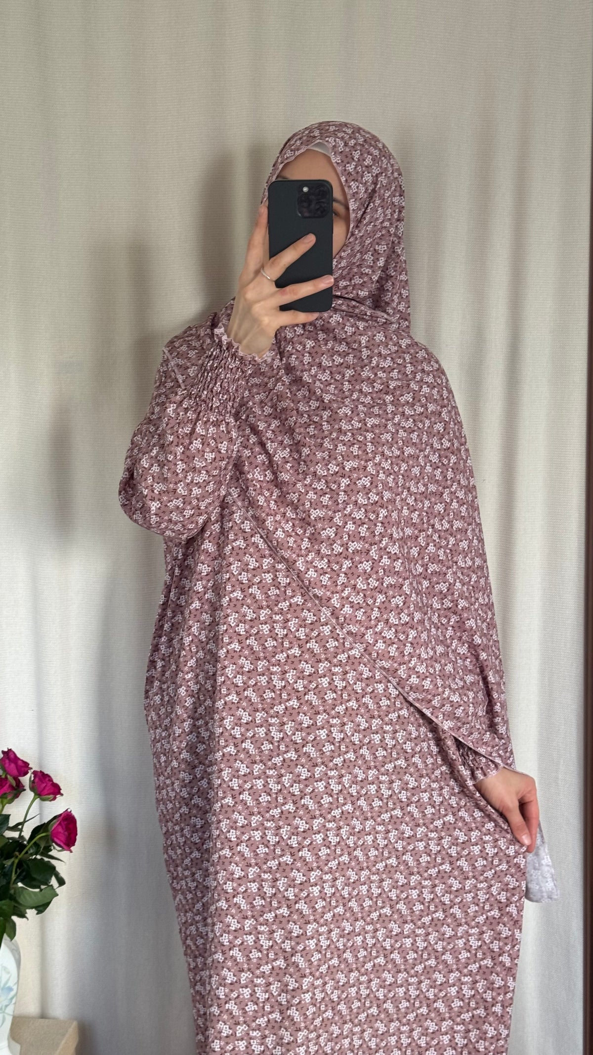 Elegant Floral Pink Prayer Dress – Modest Islamic Wear for Women
- Breathable Cotton Salah Dress in 3 width Size