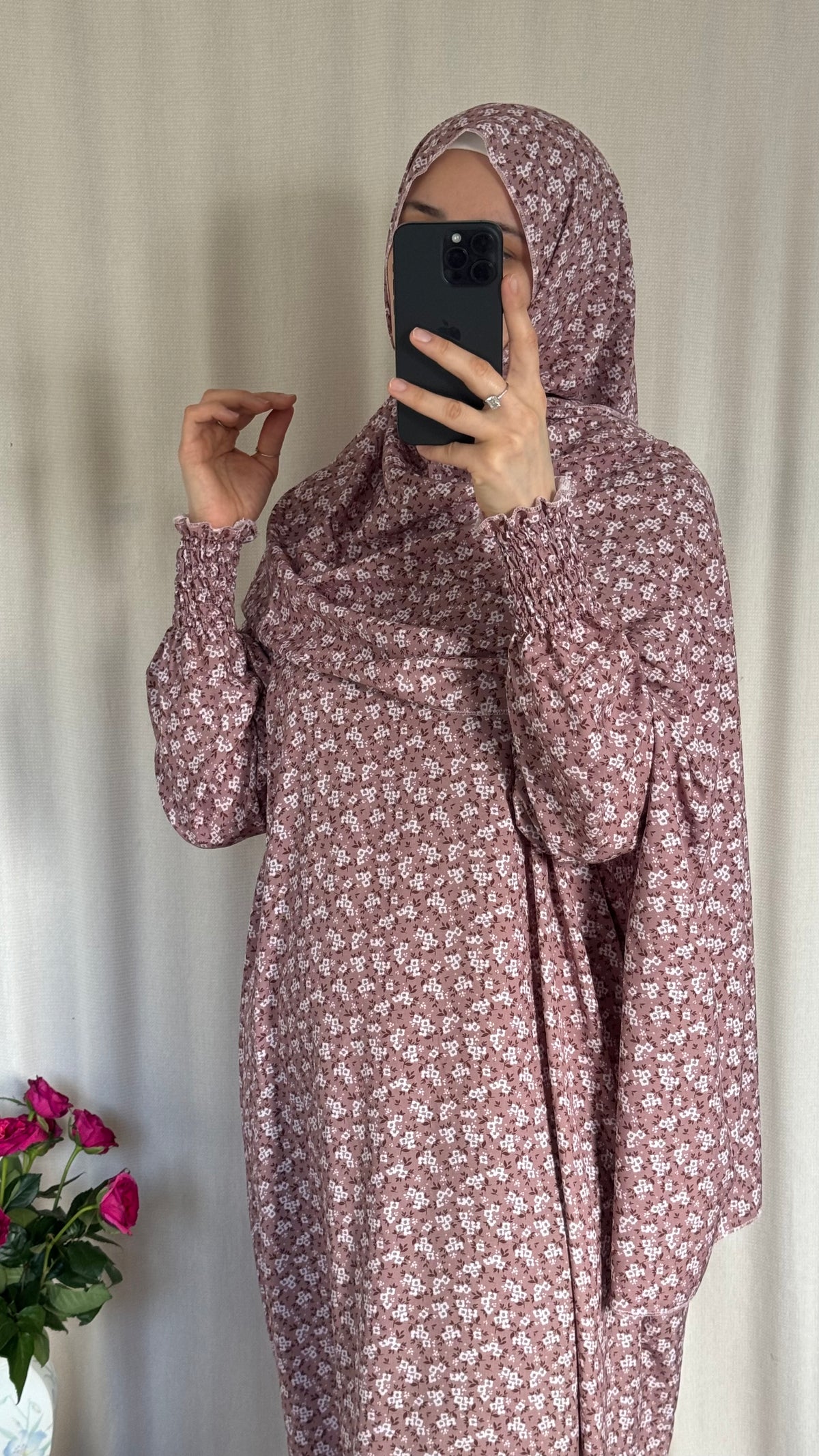 Elegant Floral Pink Prayer Dress – Modest Islamic Wear for Women
- Breathable Cotton Salah Dress in 3 width Size