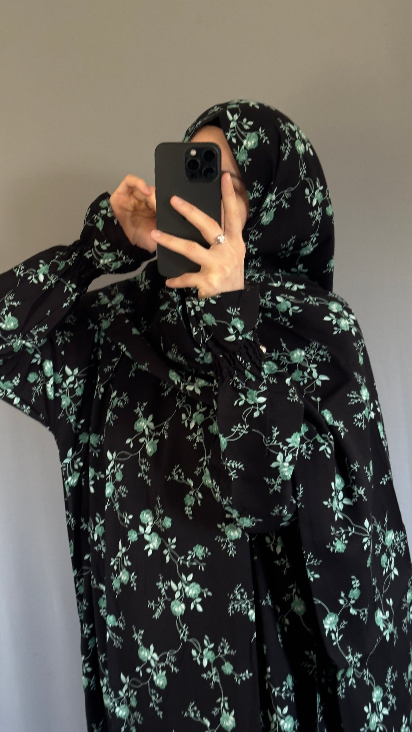 Black Luxury Two-Piece Muslim Prayer Dress Set – Jilbab, Abaya, Modest Salah Outfit for Women | Islamic Gift Idea