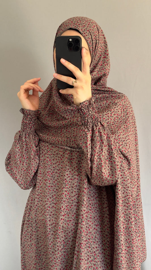 Elegant Floral Grey Prayer Dress – Modest Islamic Wear for Women
- Breathable Cotton Salah Dress - Modest Prayer Dress for Women - Summer Floral Abaya - Prayer Set