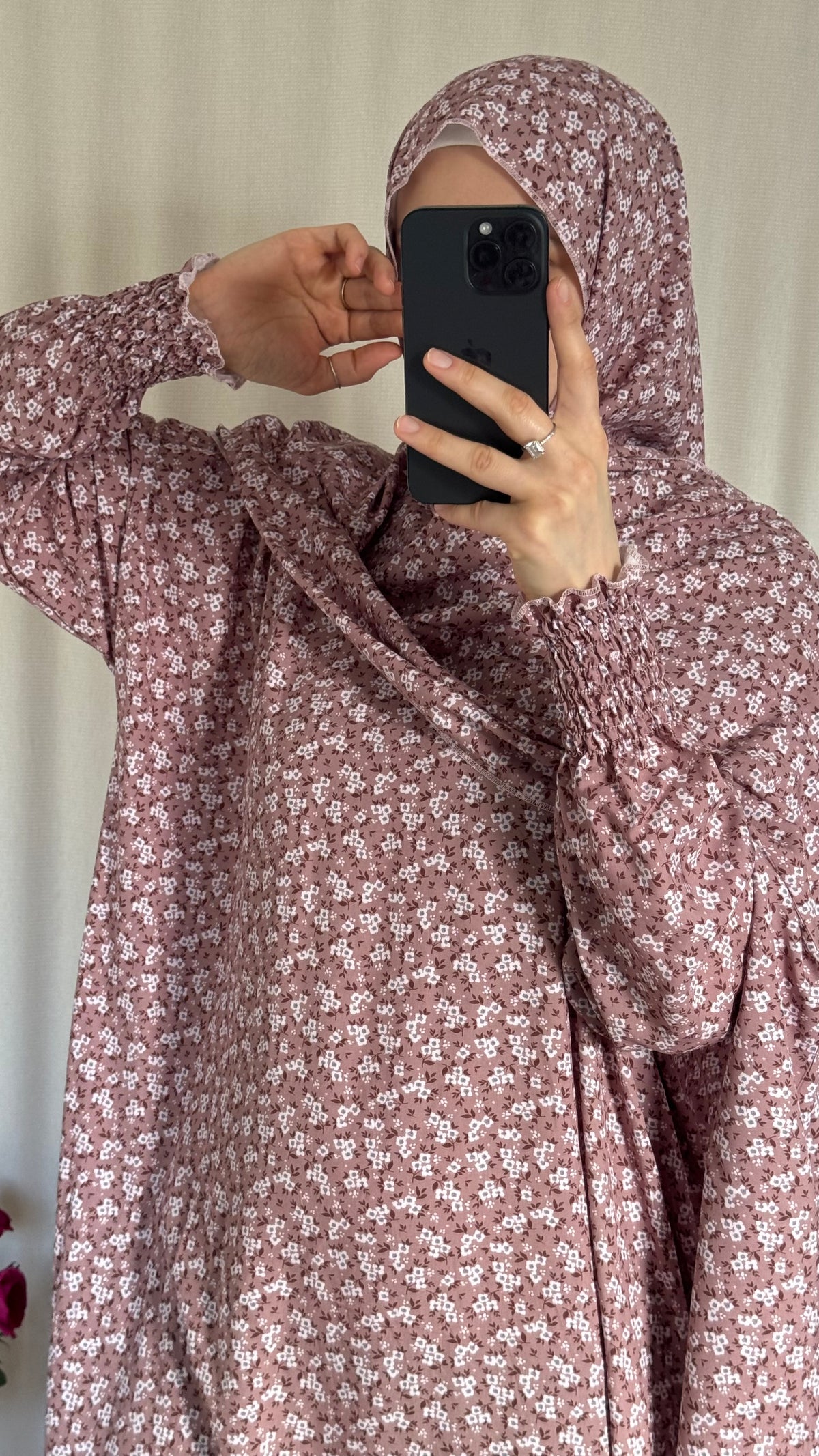 Elegant Floral Pink Prayer Dress – Modest Islamic Wear for Women
- Breathable Cotton Salah Dress in 3 width Size