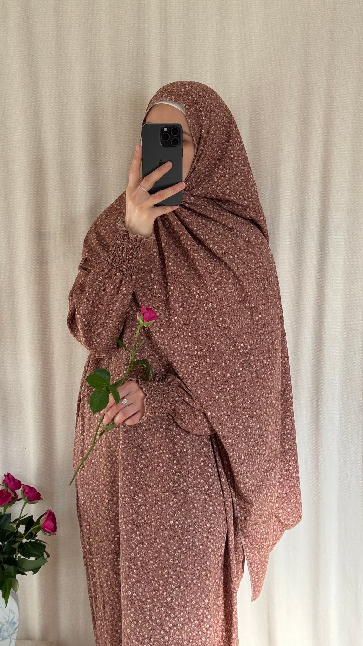Elegant Dusty Pink Prayer Dress –
- Breathable Cotton Salah Dress in 3 width Size - Modest Islamic Wear for Women