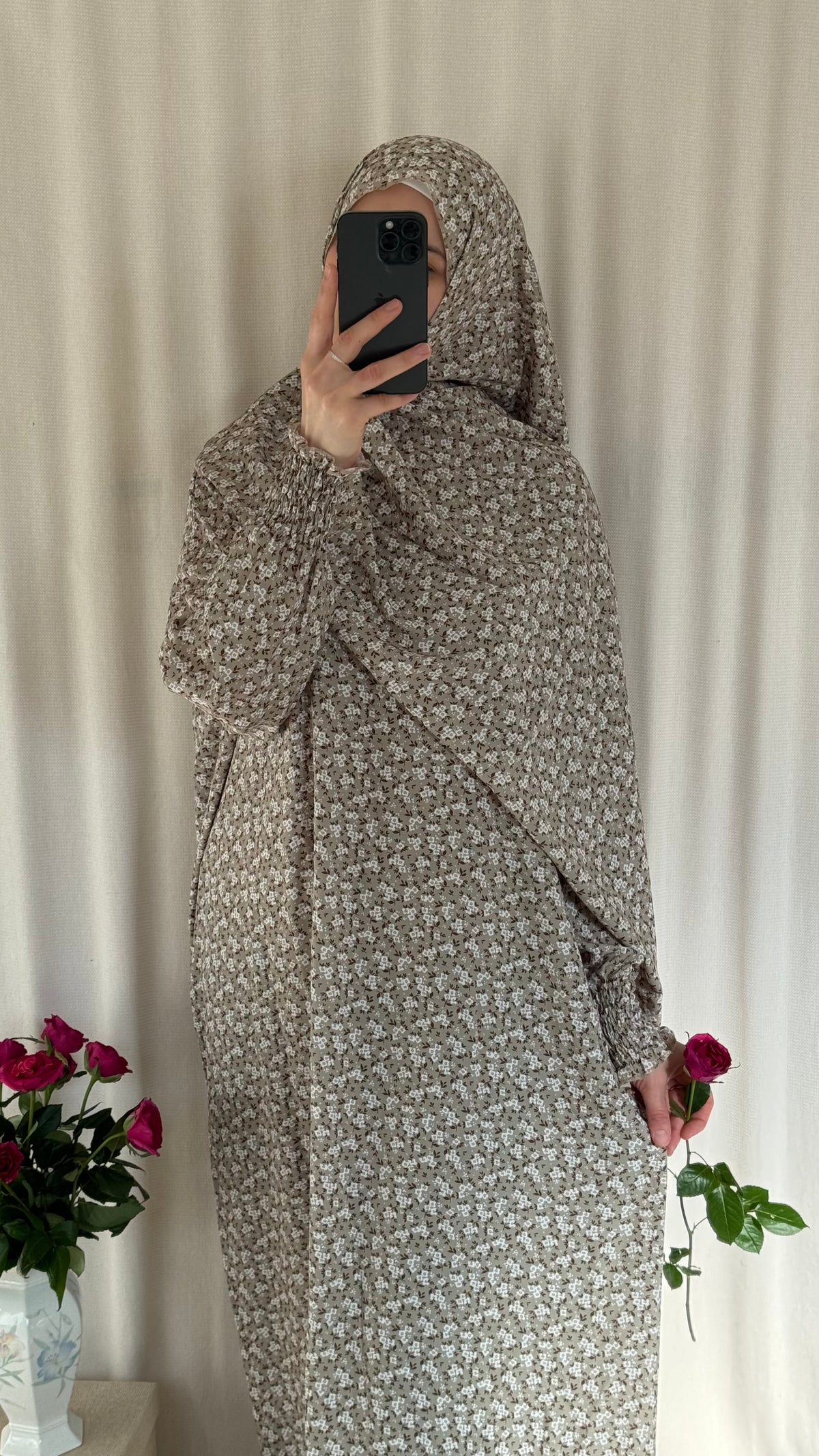 Elegant Floral Green Prayer Dress – Modest Islamic Wear for Women
- Breathable Cotton Salah Dress in 3 width Size (Copy)