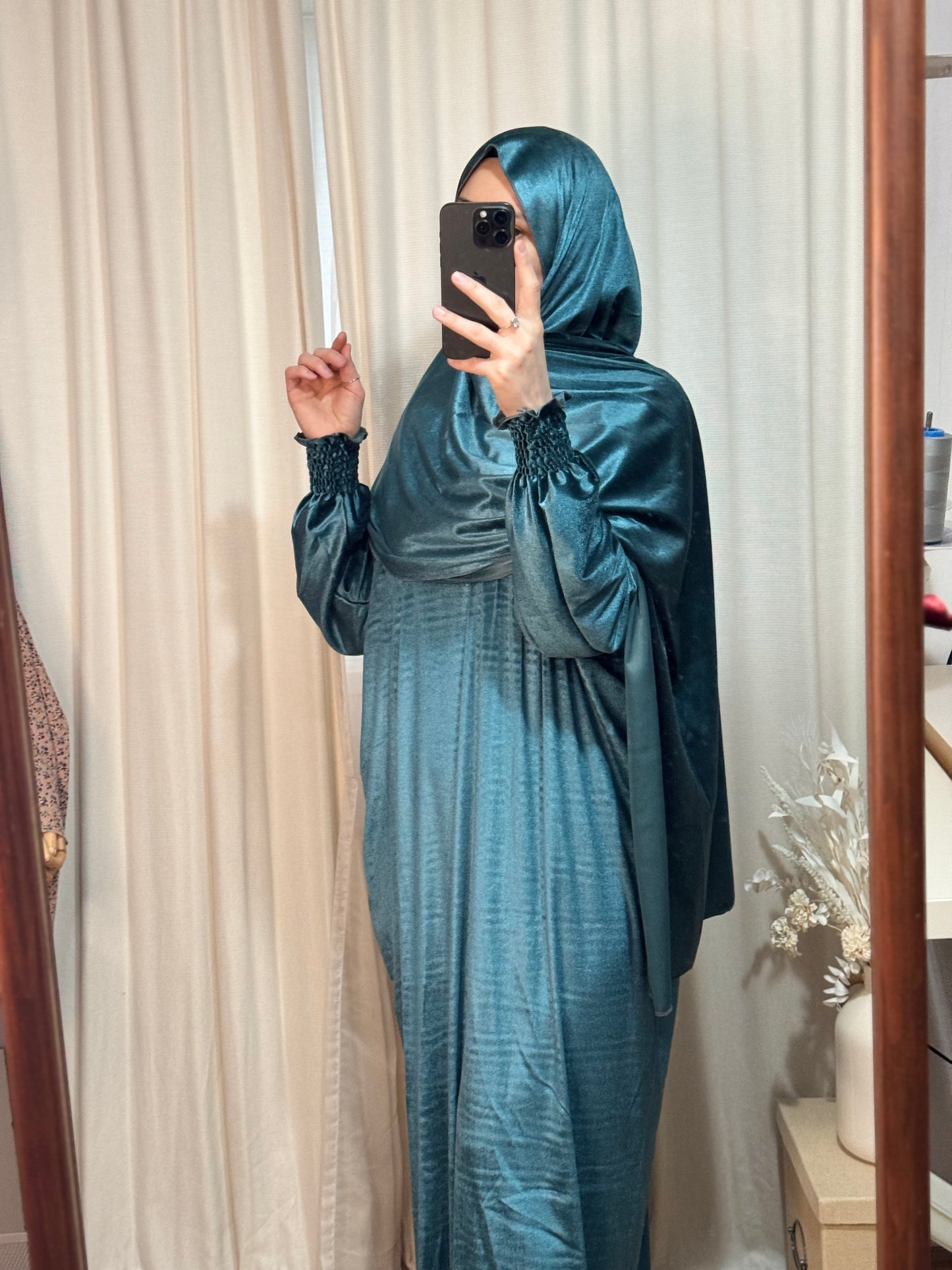 Luxury Velvet Warm Grey Prayer Dress, Prayer clothes for women, Islamic Prayer dress, Prayer Outfit, Prayer Set, Prayer Hijab, Salah dress, Islamic Gift, Muslim clothing, Prayer abaya