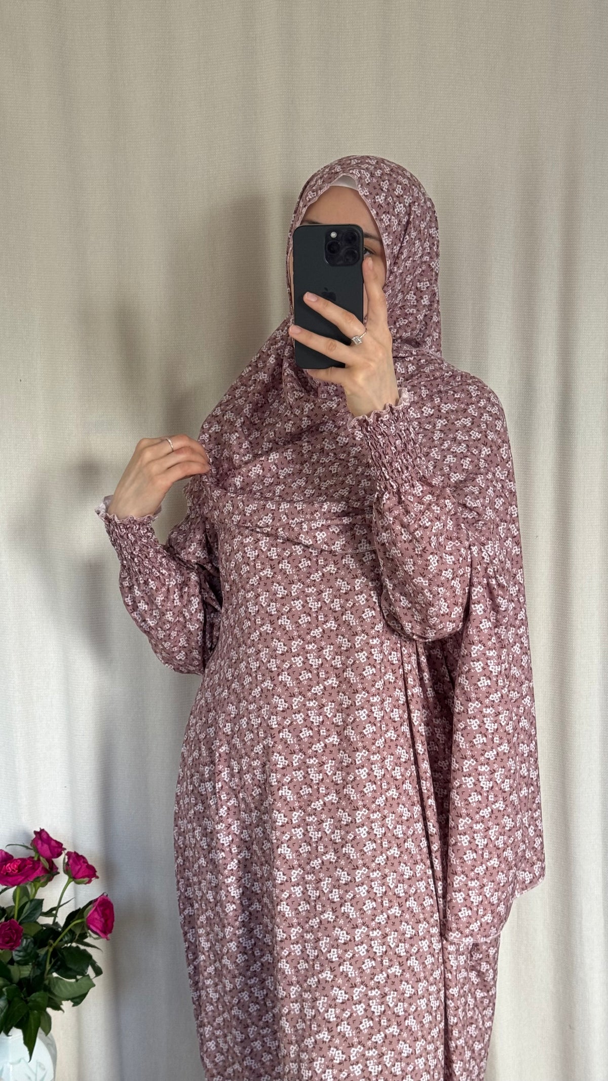Elegant Floral Pink Prayer Dress – Modest Islamic Wear for Women
- Breathable Cotton Salah Dress in 3 width Size